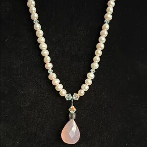 Elegant Pearl and Crystal Necklace